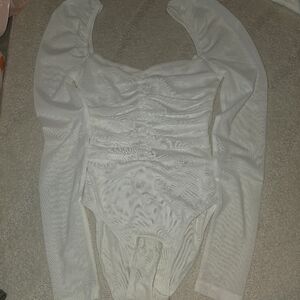 Princess Polly White Ruched Long-Sleeve Bodysuit – Size 4